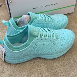 APL Techloom Phantom, size 9.5, spearmint